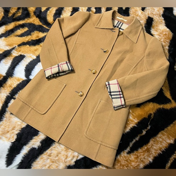 Authentic Burberry Coat - Picture 6 of 14
